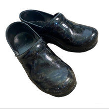 Load image into Gallery viewer, Dansko Womens Size 39 Womens Slip On Comfort Clogs
