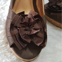Load image into Gallery viewer, Chinese Laundry Womens Size 9.5 Brown Wedge Sandals
