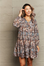 Load image into Gallery viewer, Paisley Print V-Neck Dress
