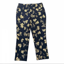Load image into Gallery viewer, Cynthia Rowley Women&#39;s Size 6 Floral Print Cropped Trousers
