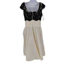 Load image into Gallery viewer, A. Drea NWT Women&#39;s Size S Lace &amp; Tulle Formal Gown
