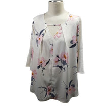 Load image into Gallery viewer, Ella Mara Anthropologie Blouse Size Small

