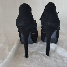 Load image into Gallery viewer, Gianni Bini Black Suede Heels Size 8
